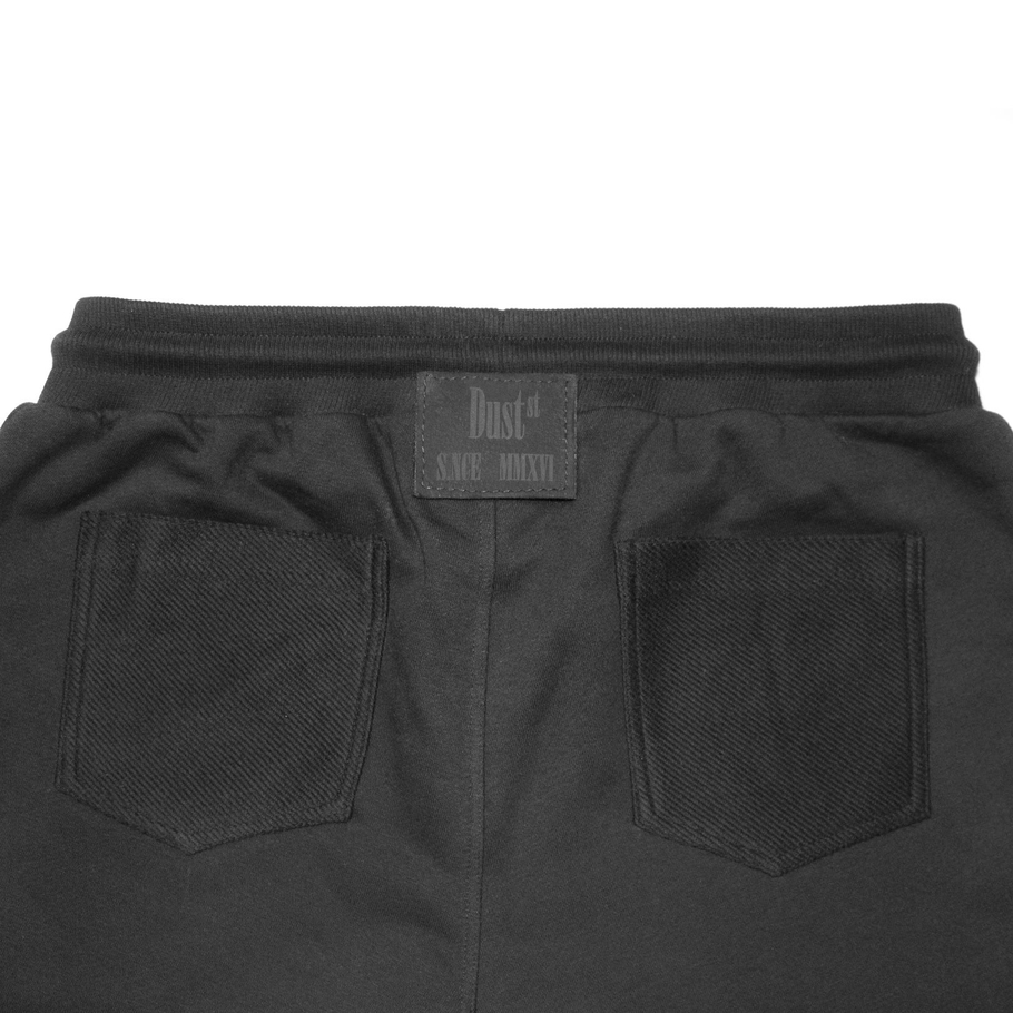 BLACk SHoRtS