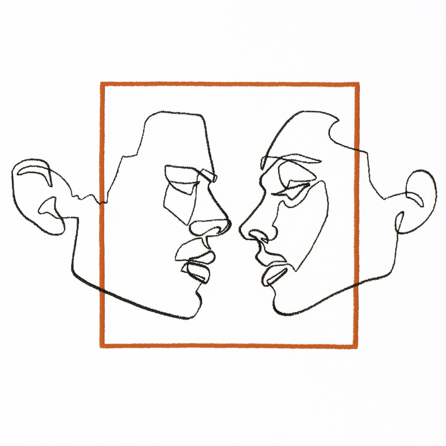 swtshirt KiSSiNG white